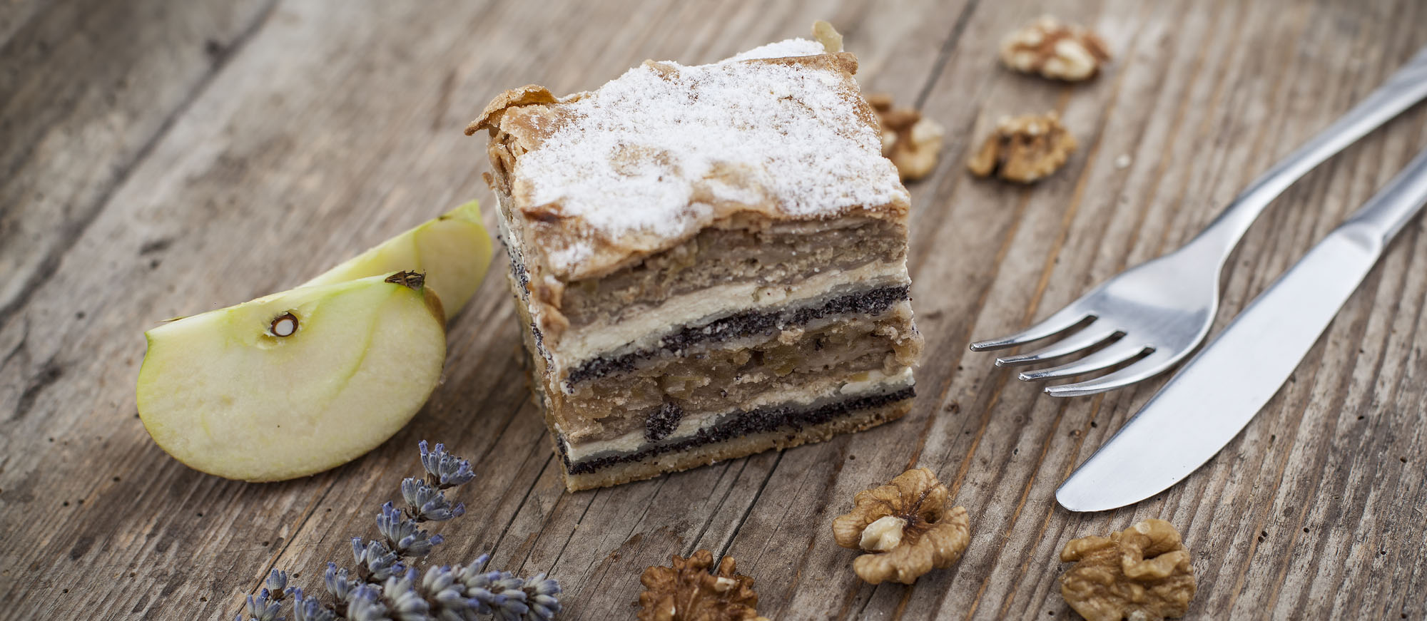Delicious Bled cream cake – Vila Prešeren
