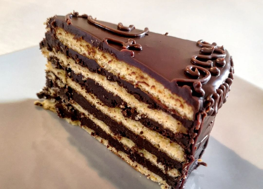 Order Italian Chocolate Cake Online Bangalore @ 299rs | Free Popper