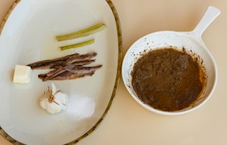 Salsa di acciughe piemontese