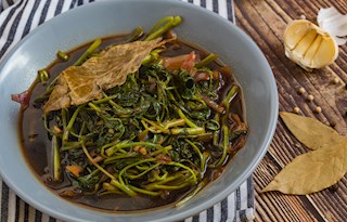 Adobong kangkong