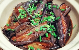 Adobong talong
