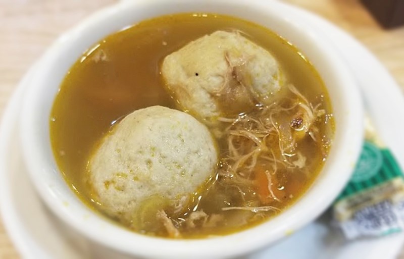 Matzo Ball Soup for 4 by Brent’s Deli | Goldbelly