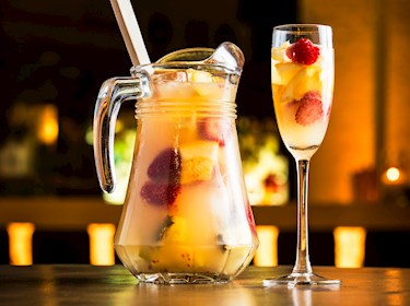 ▷ TOP 10 popular mixed drinks and cocktails in Spain (+ Bonus)