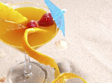 ▷ TOP 10 popular mixed drinks and cocktails in Spain (+ Bonus)