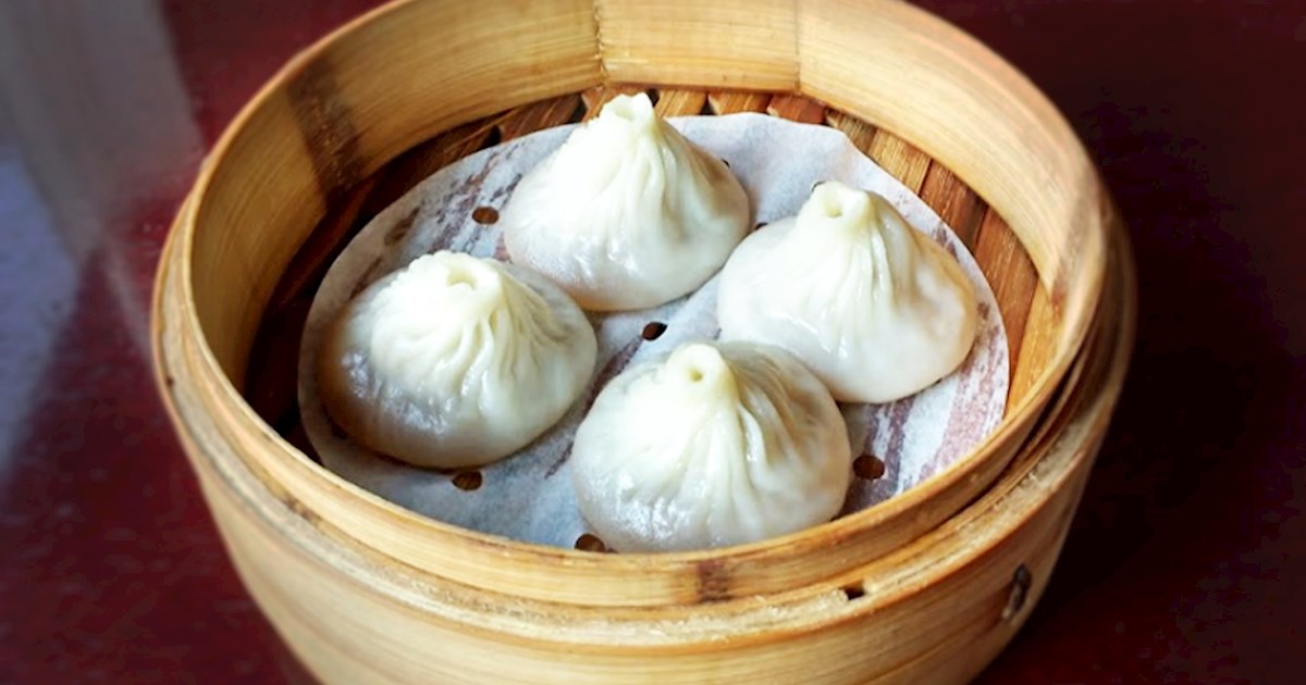 Xiaolongbao In Crystal Jade La Mian Xiao Long Bao Tasteatlas