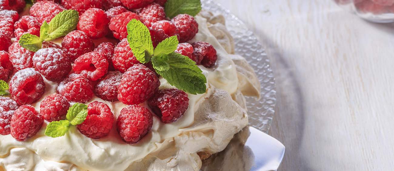 Pavlova | Traditional Cake From New Zealand | TasteAtlas