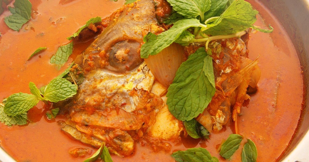 Fish Head Curry | Traditional Stew From Singapore, Southeast Asia