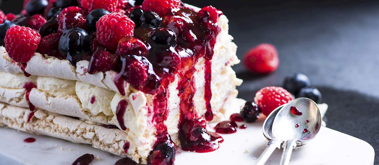 Pavlova | Traditional Cake From New Zealand | TasteAtlas