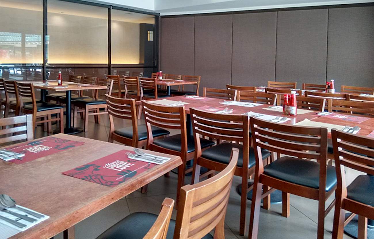 Max's Restaurant | TasteAtlas | Recommended authentic restaurants