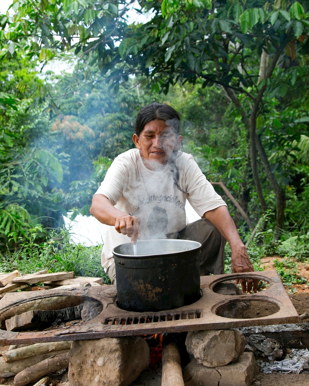 Amazonian restaurants often do the cooking outside - 
