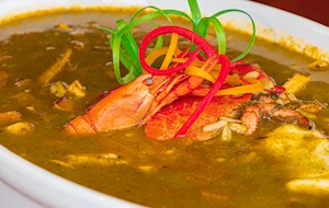 Aguadito de mariscos