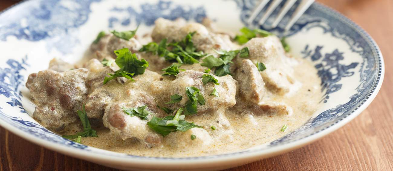 Zürcher Geschnetzeltes | Traditional Veal Dish From Zürich, Switzerland