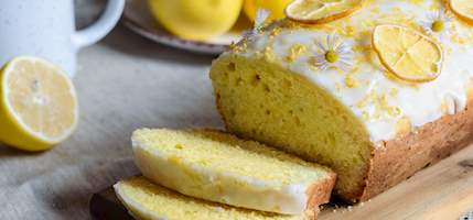 Lemon drizzle cake