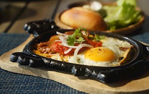 Bò né