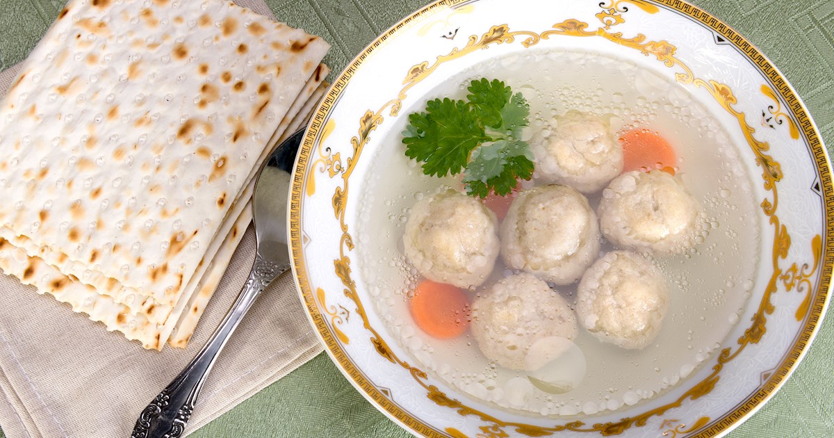 Matzo Ball Soup for 4 by Brent’s Deli | Goldbelly