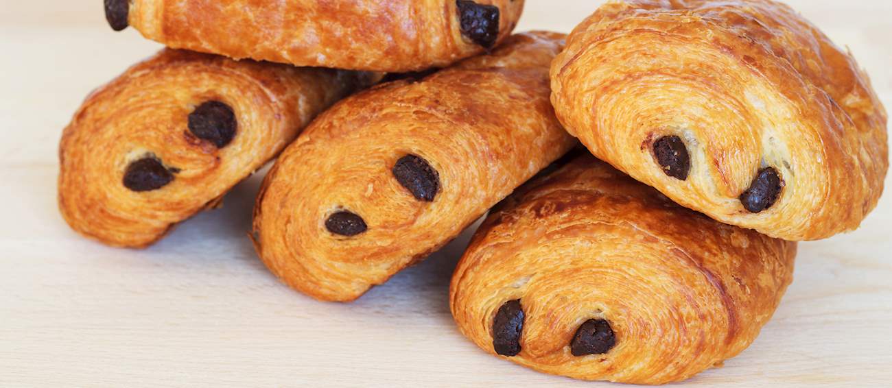 pain-au-chocolat-traditional-sweet-pastry-from-france