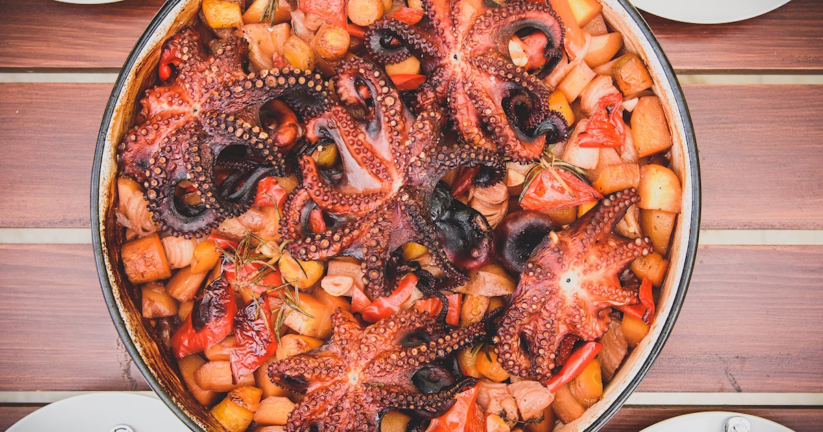 Hobotnica Ispod Peke | Traditional Octopus Dish From Dalmatia, Croatia