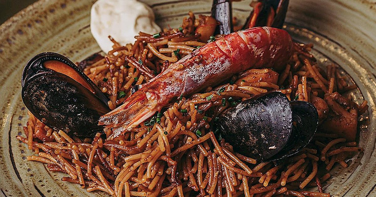 SEAFOOD FIDEUÁ Rock Paella