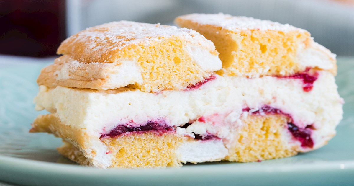 Kardinalschnitte | Traditional Cake From Vienna, Austria