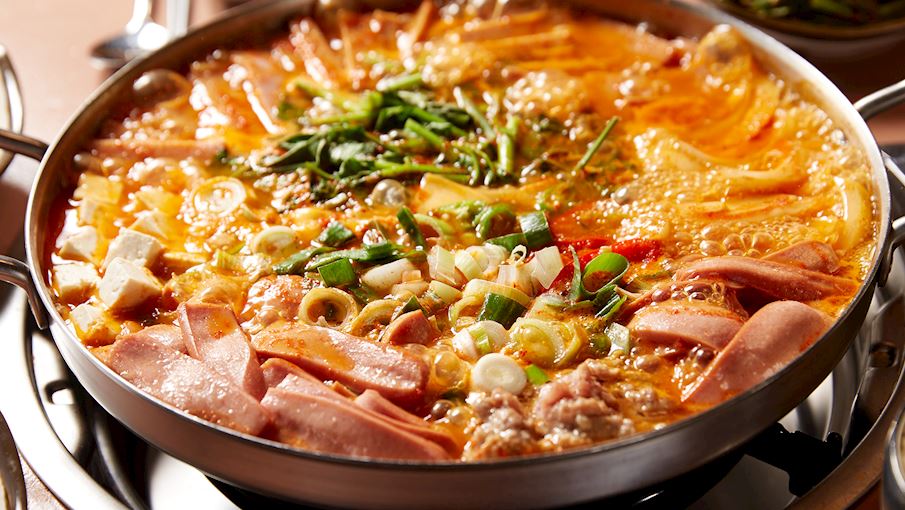 12 Best Noodle Dishes in South Korea - TasteAtlas