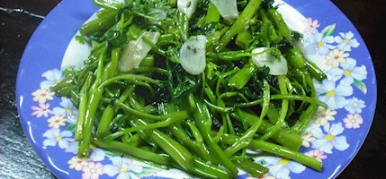 Rau muống xào tỏi