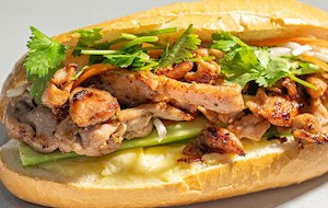 Bánh mì gà nướng