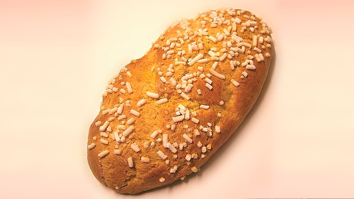 Homemade rolls and World Deli's cannelloni in Metarie, image size:1476x830