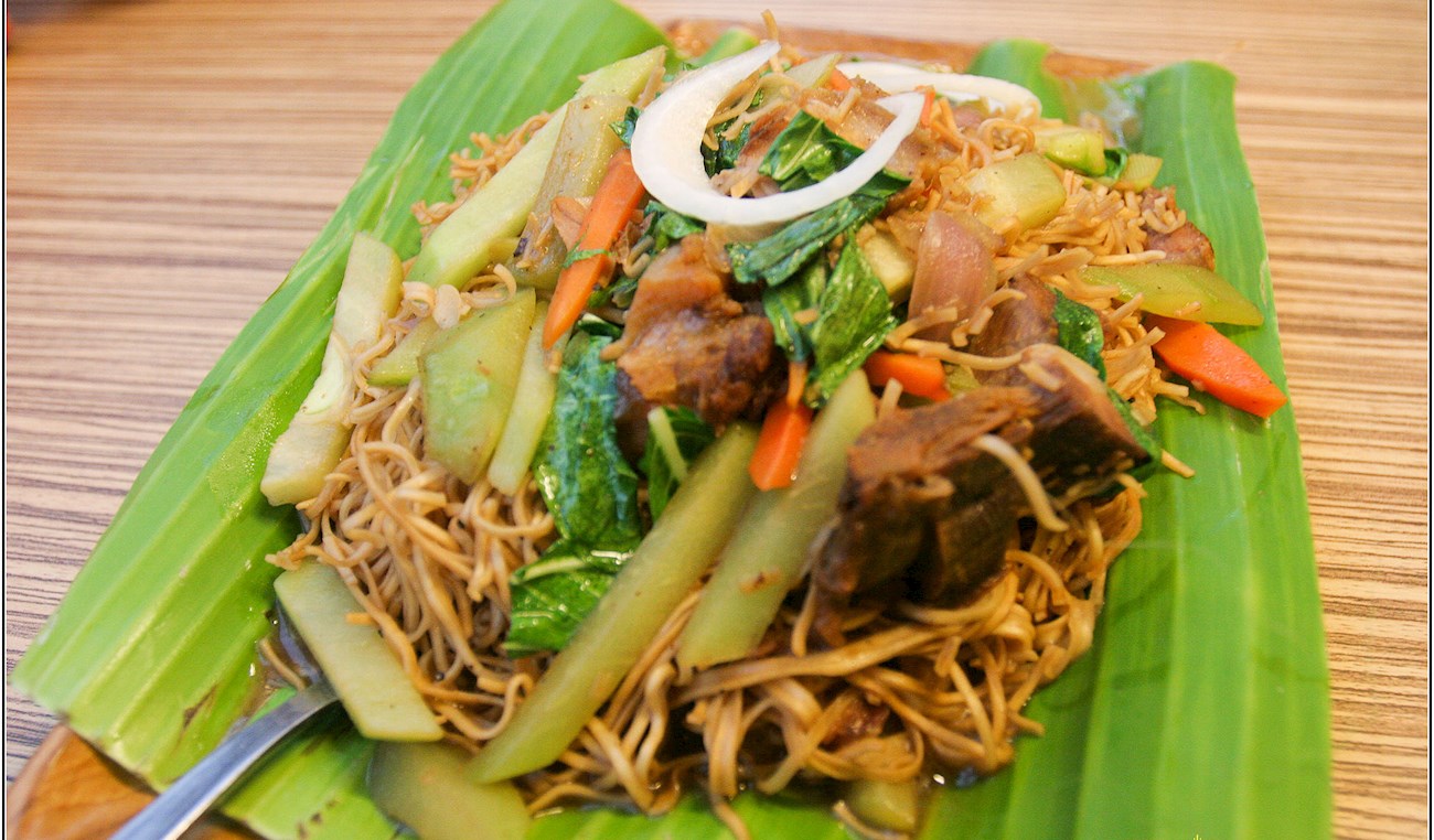 Pancit Lucban Traditional Stir Fry From Lucban Philippines 1575