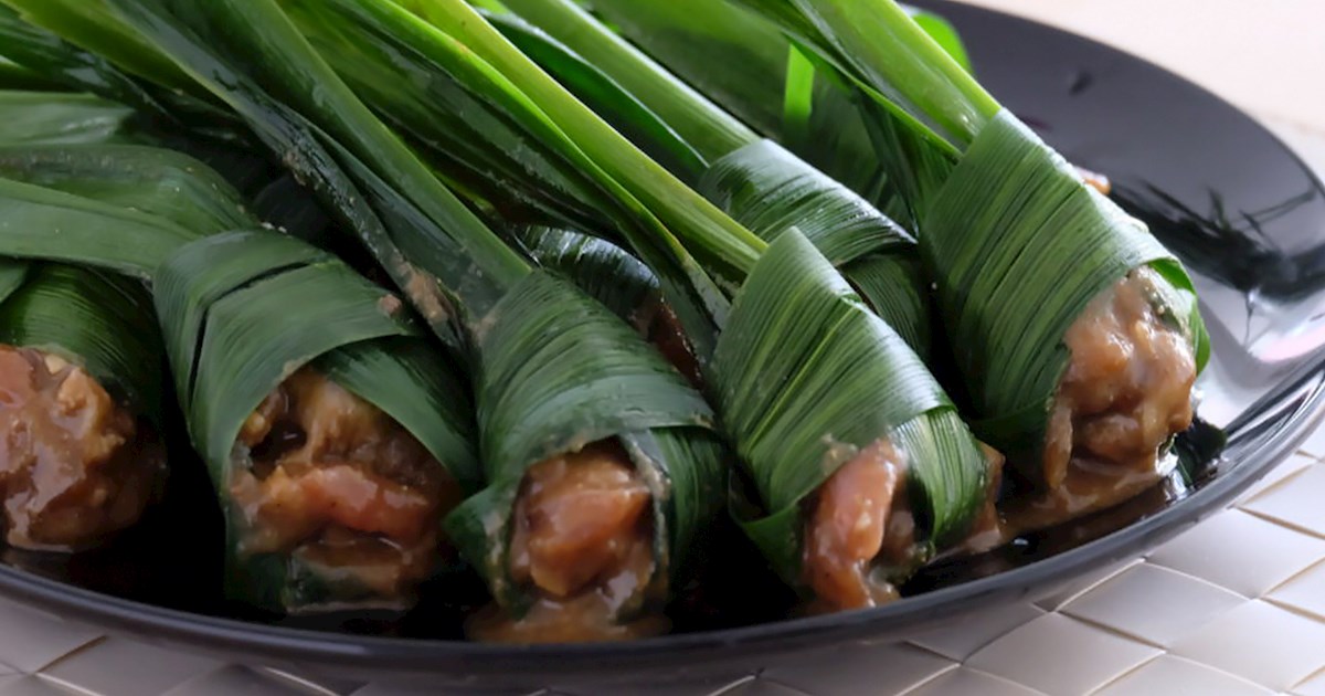 Kai Hor Bai Tong (Chicken in Banana Leaves) Recipe