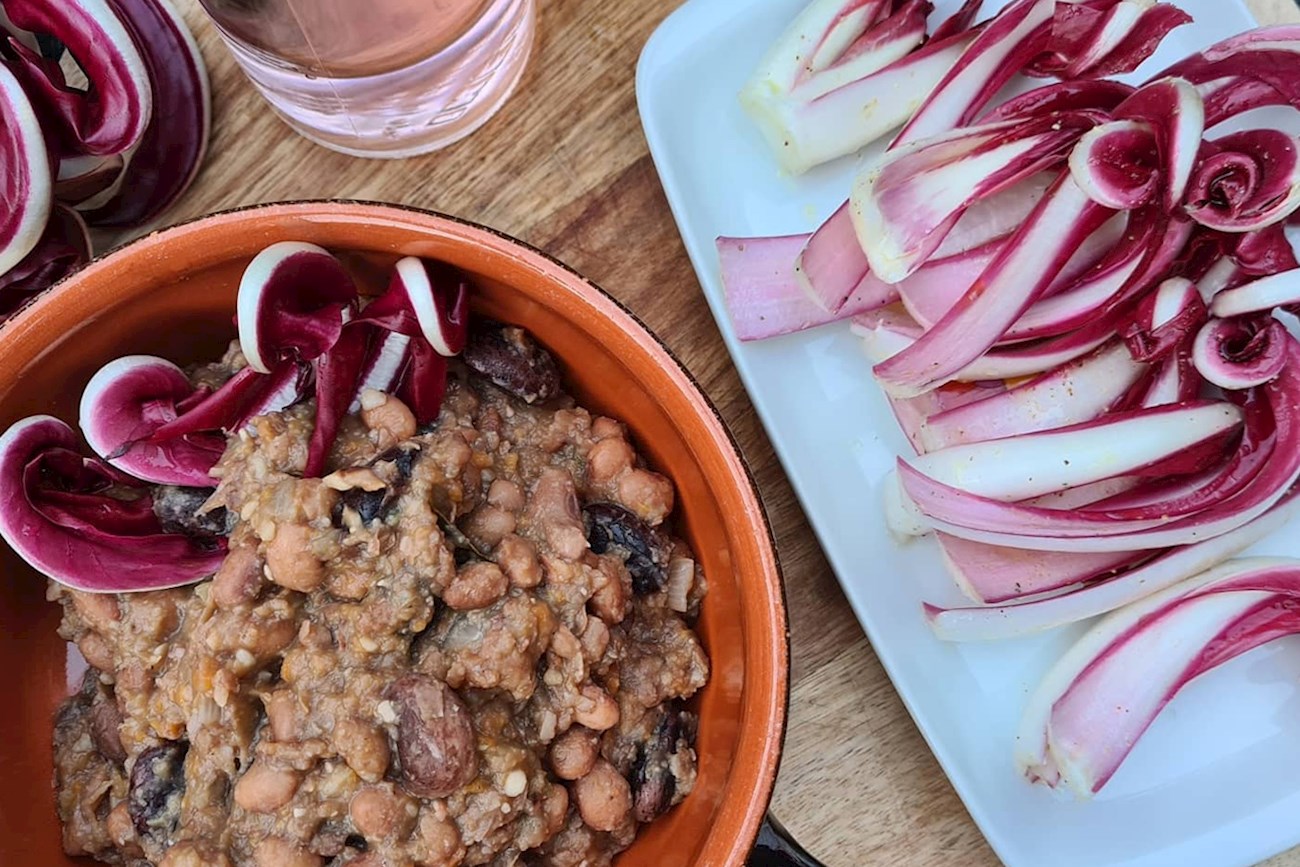 3 Most Popular Bean Dishes With Beans and Vegetable Oil TasteAtlas