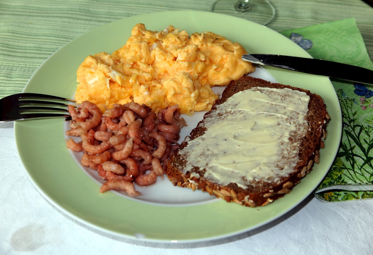 Rührei Mit Krabben | Traditional Appetizer From Germany, Central Europe