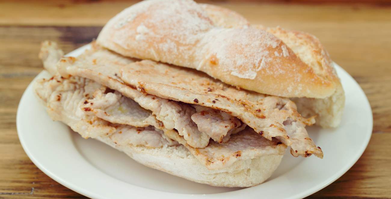 bifana-traditional-sandwich-from-vendas-novas-portugal