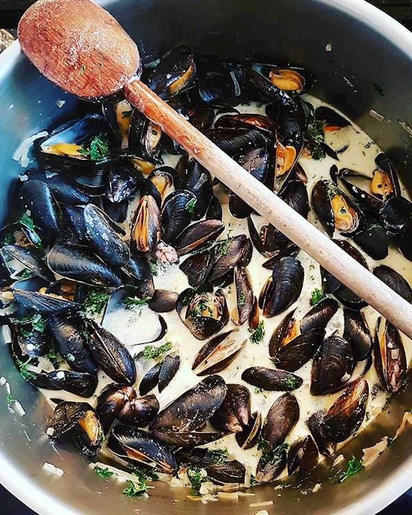 Moules Marinières - Traditional French Recipe