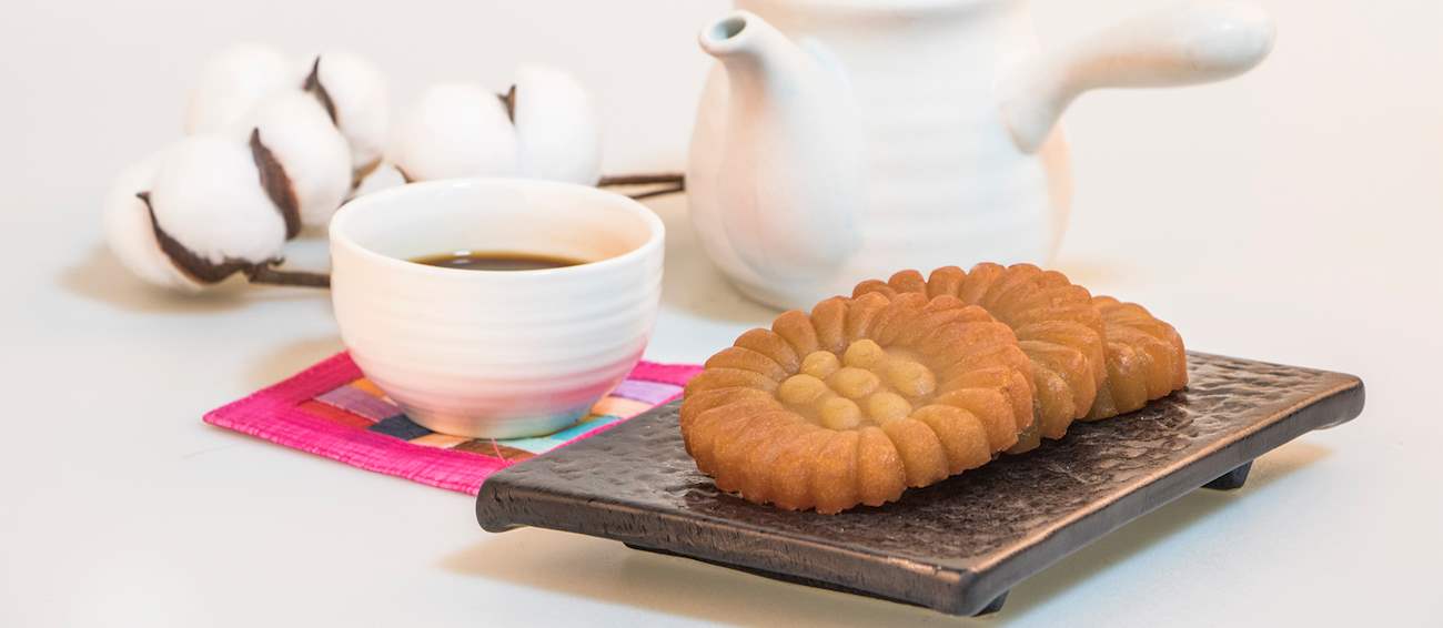 Yakgwa Traditional Deepfried Dessert From South Korea