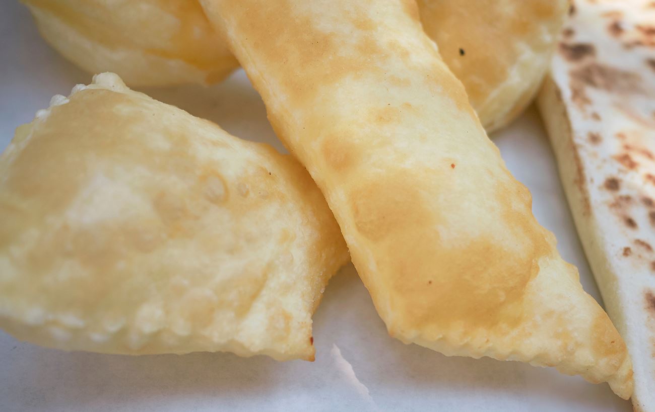 piadina-fritta-traditional-flatbread-from-emilia-romagna-italy