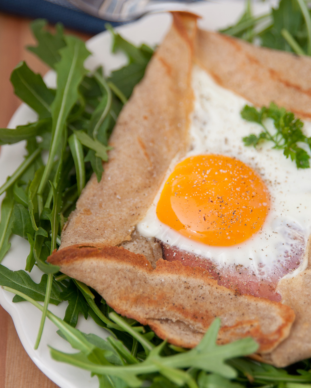 特撮 Crepes et galettes Savory Buckwheat Crepe Breakfast – Galette Complète – The