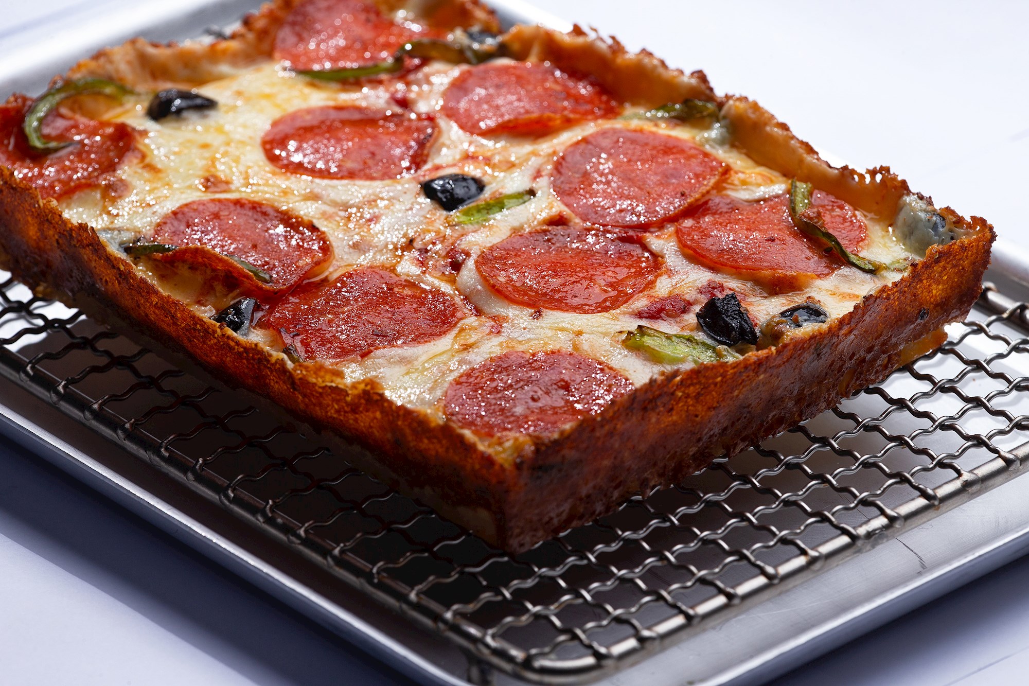 Where to Eat the Best Detroit-Style Pizza in the World? | TasteAtlas