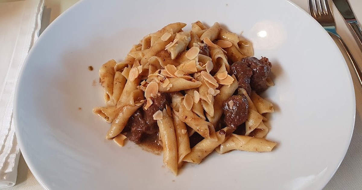 3 Most Popular Pasta Dishes With Garlic and Beef TasteAtlas