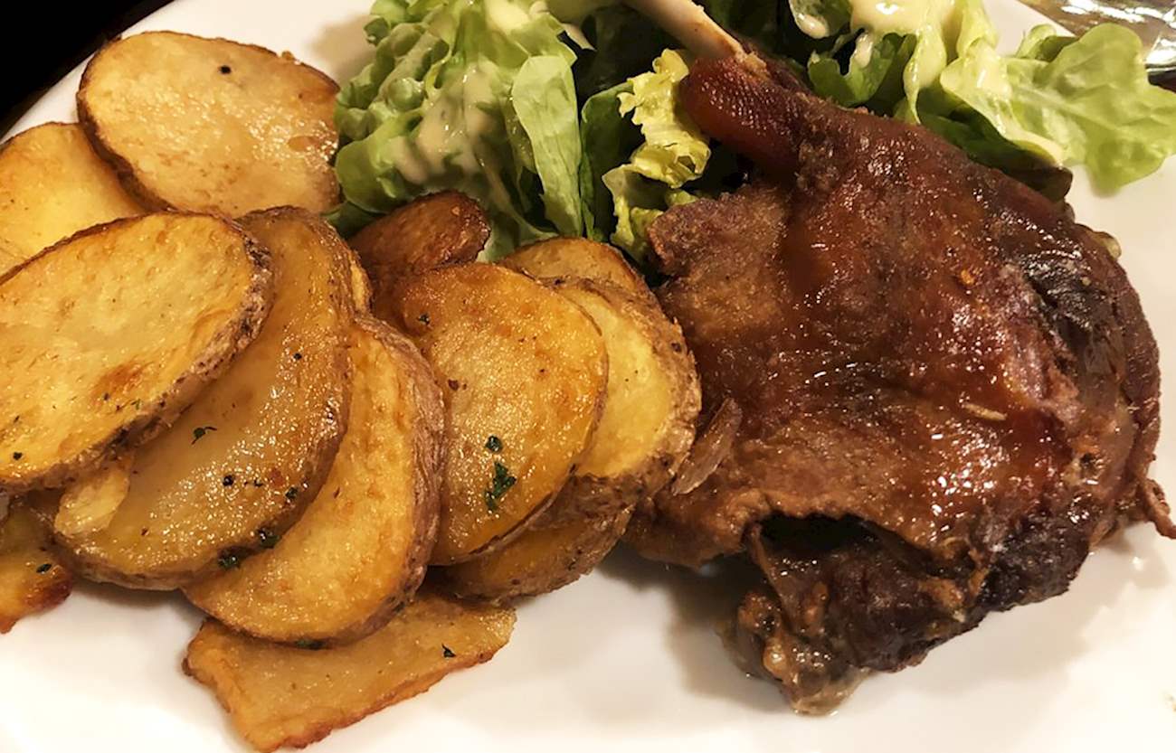 Confit de Canard In Bistrot Victoires TasteAtlas