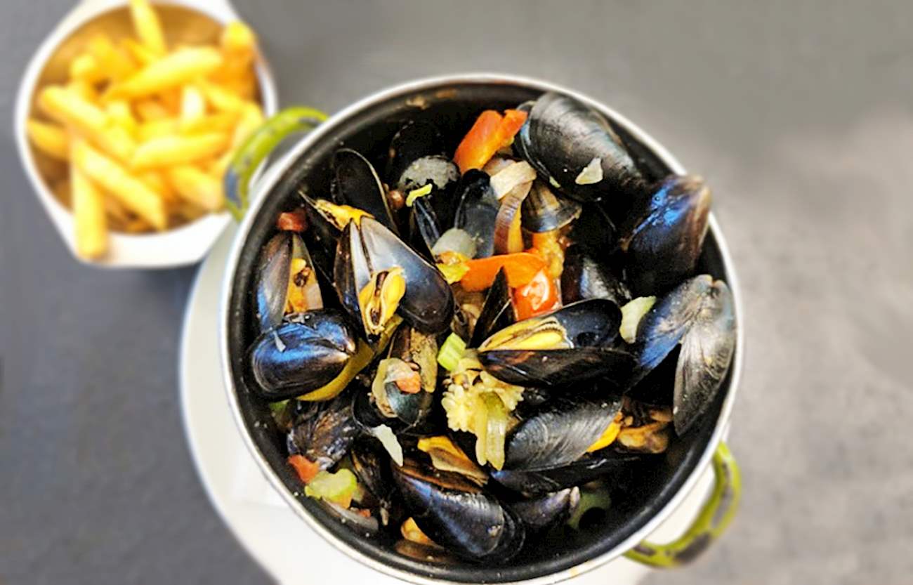 Moules-frites In Le Pré Salé | TasteAtlas | Recommended authentic restaurants