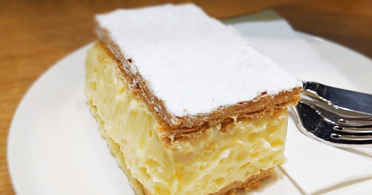 Vanilla Slice In Aviv Cakes & Bagels TasteAtlas