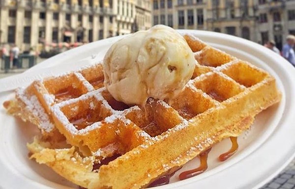 Brussels Waffles In Maison Dandoy | TasteAtlas | Recommended authentic  restaurants