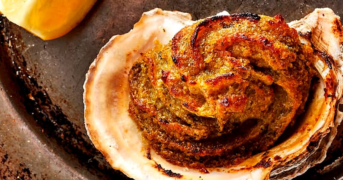 Oysters Rockefeller In Pascal's Manale TasteAtlas authentic restaurants