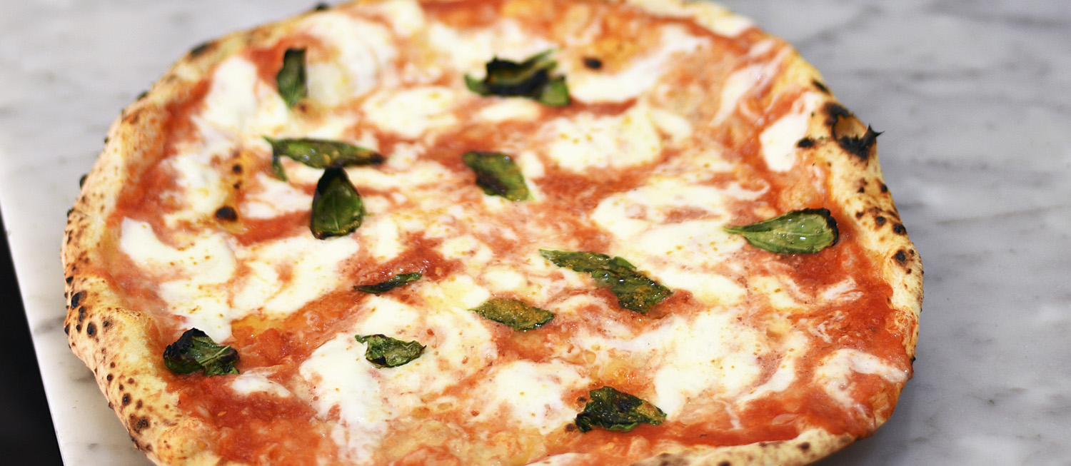 Pizza Margherita In L Antica Pizzeria da Michele TasteAtlas