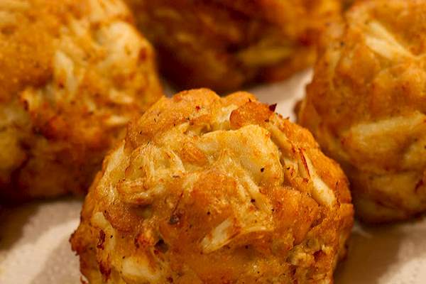 Where to Eat the Best Maryland Crab Cakes in the World ...