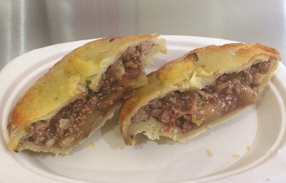 Meat Pie Traditional Savory Pie From Australia TasteAtlas