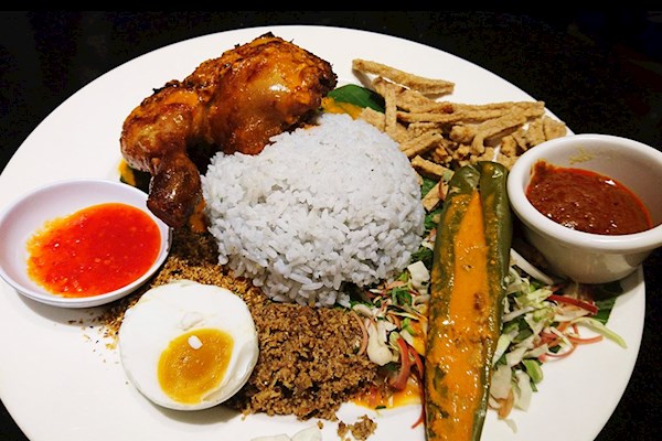 Where to Eat the Best Nasi Kerabu in the World? | TasteAtlas