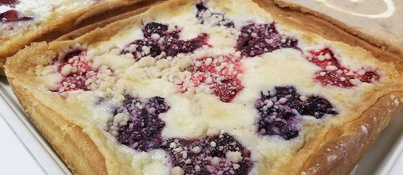 Gooey Butter Cake In Missouri Baking Co TasteAtlas