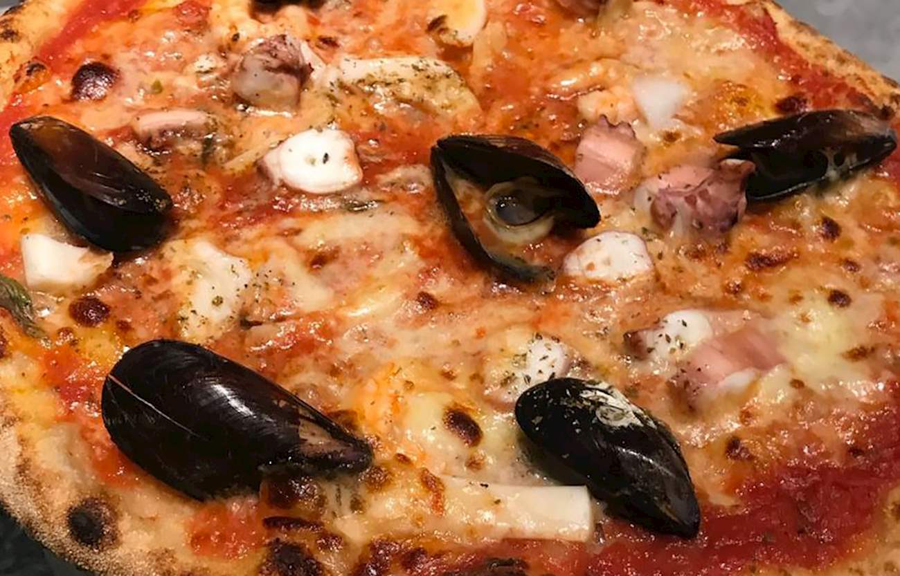 Pizza Ai Frutti Di Mare In Nicola S Tasteatlas Recommended Authentic Restaurants