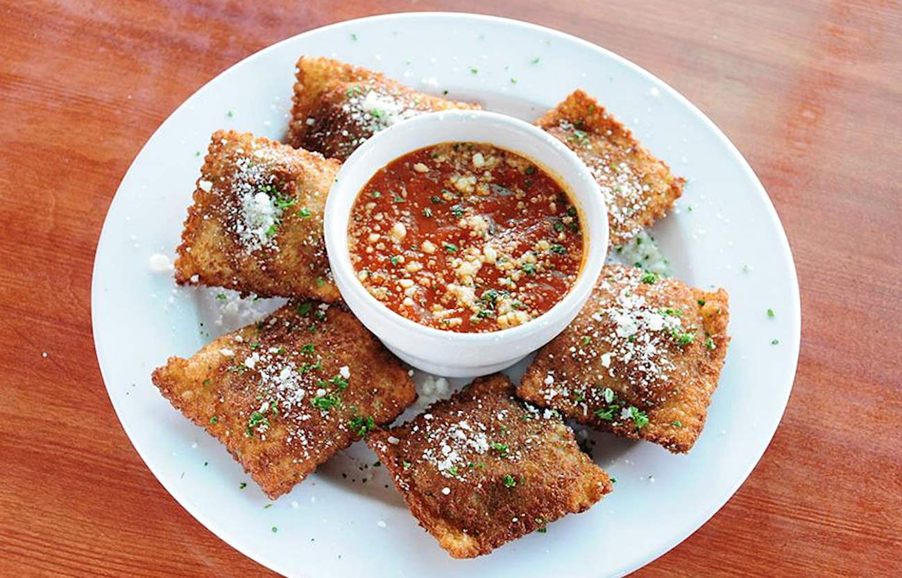 Toasted Ravioli In Anthonino's Taverna | TasteAtlas | Recommended ...